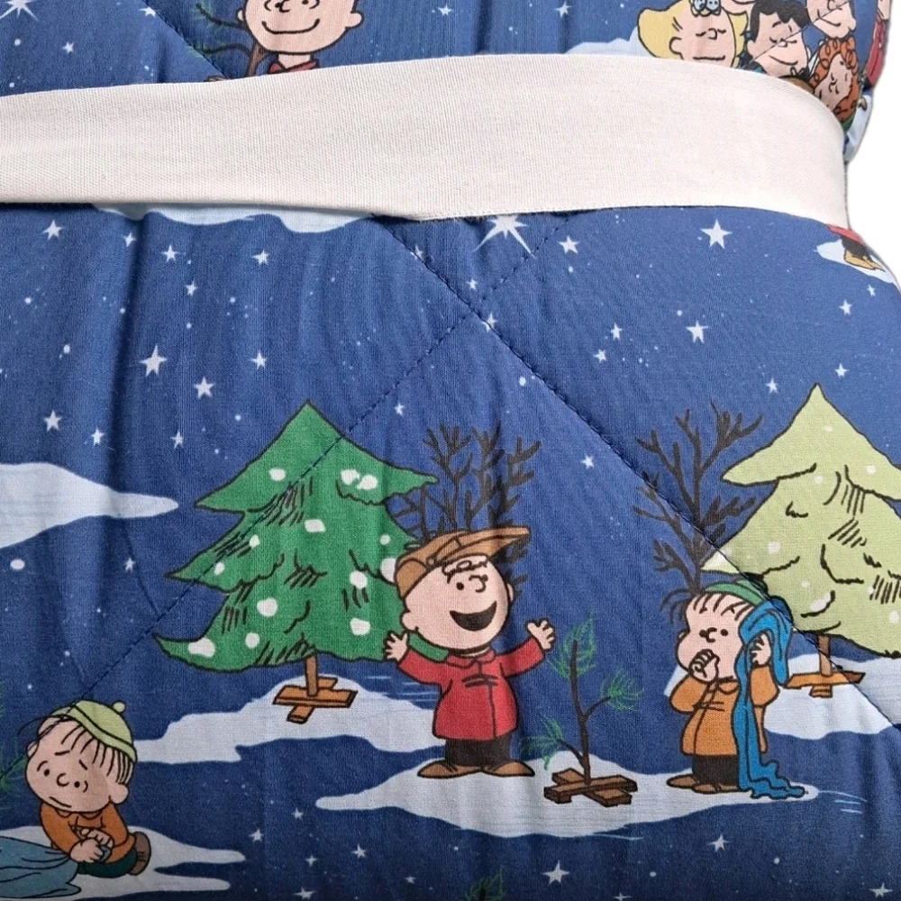 Pottery Barn Charlie Brown Christmas Comforter King Cal King NEW Peanuts Holiday